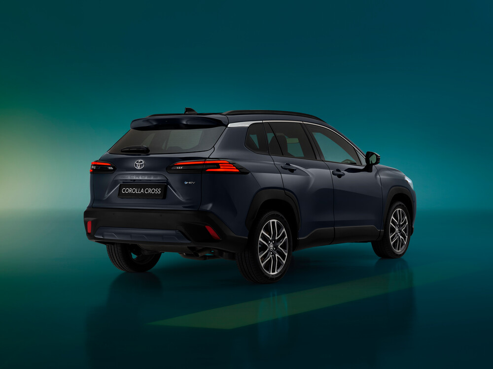 2025_Corolla Cross High Grade high_004.jpg