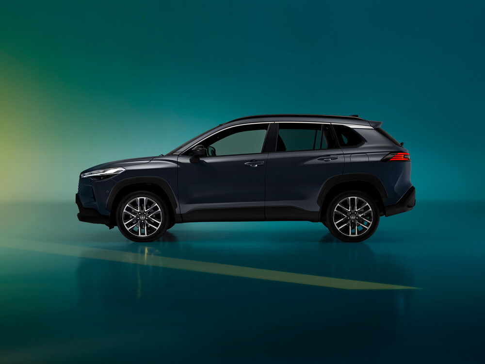 2025_Corolla Cross High Grade high_001.jpg
