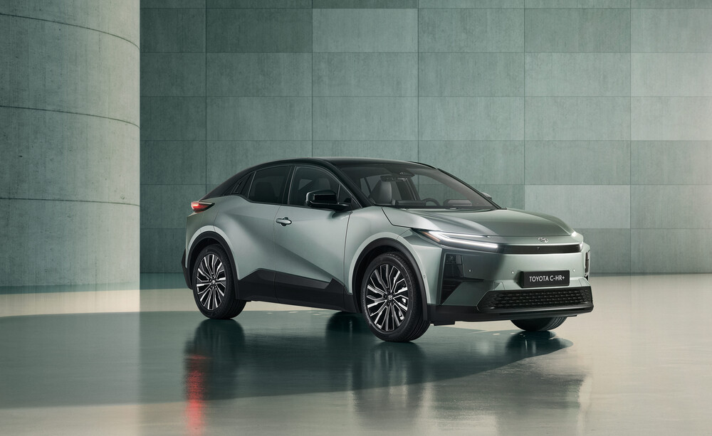 2025 TOYOTA C-HR+ 01.jpg