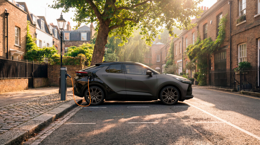 Toyota C-HR Onyx 2027_4.png